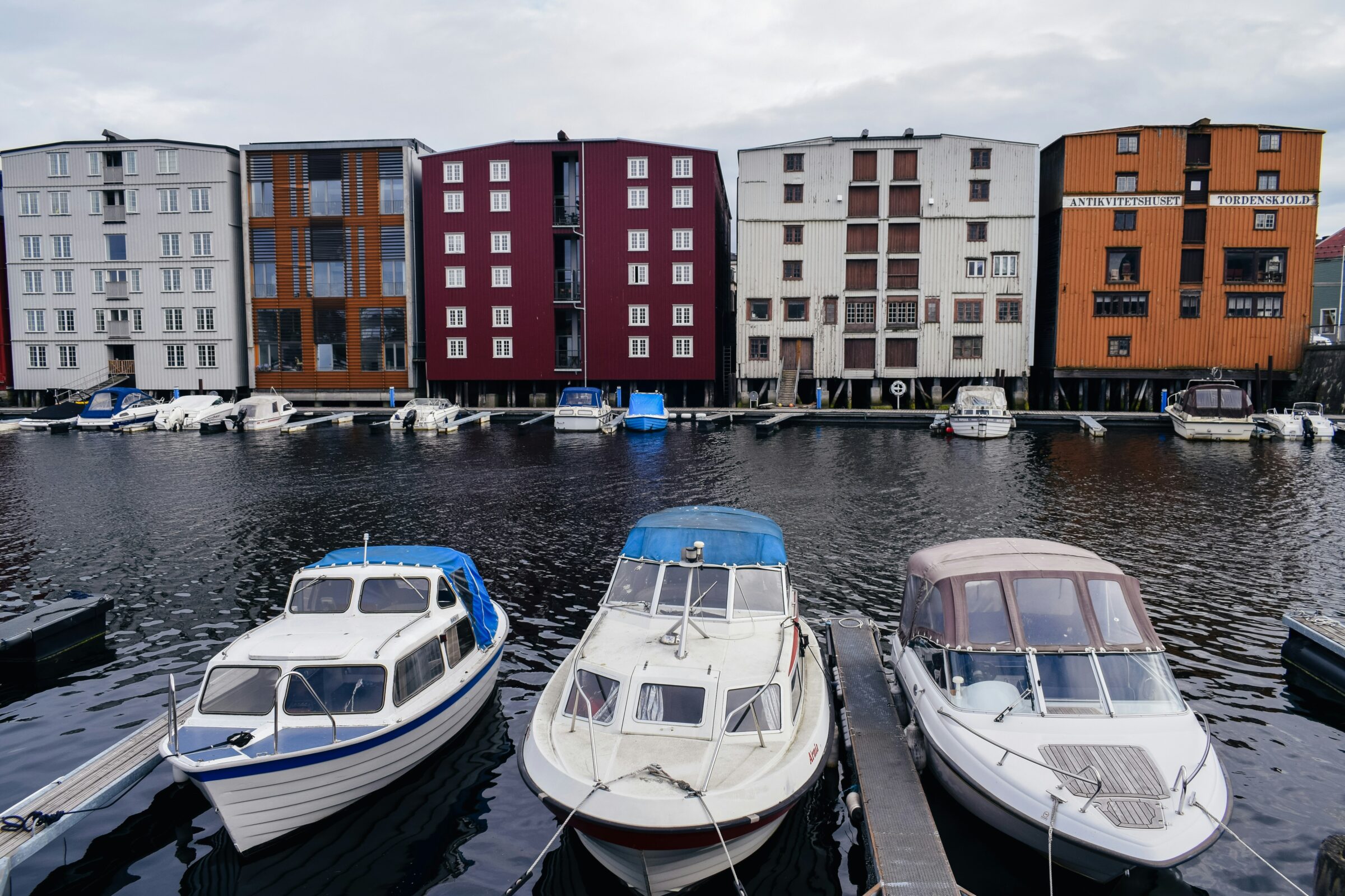 darya-tryfanava-8DUzOZkt8TU-unsplash Er du den som har ansvaret for administrasjon, økonomi og medlemmer i foreningen ?